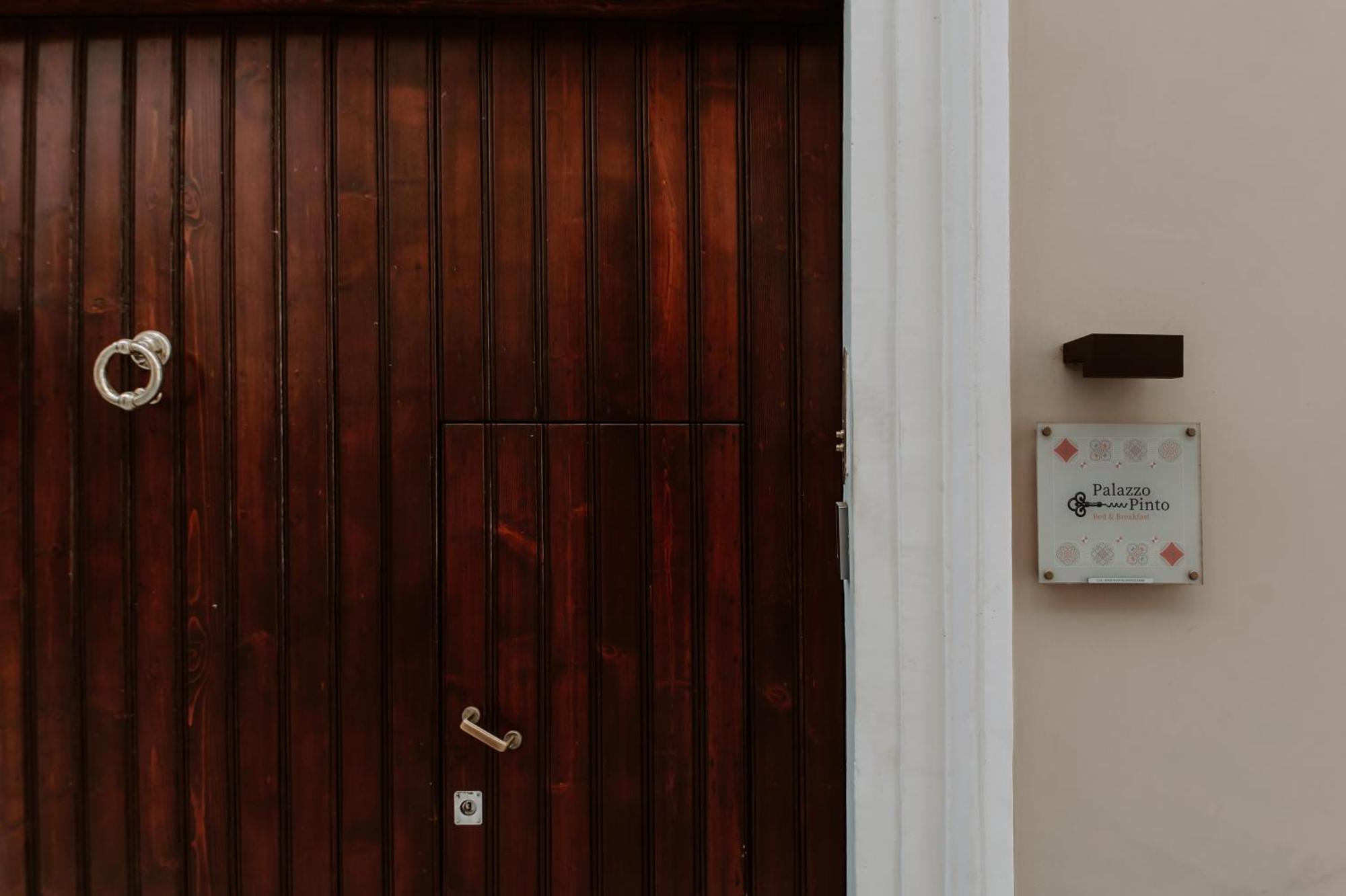 Palazzo Pinto B&B Brindisi Exterior photo