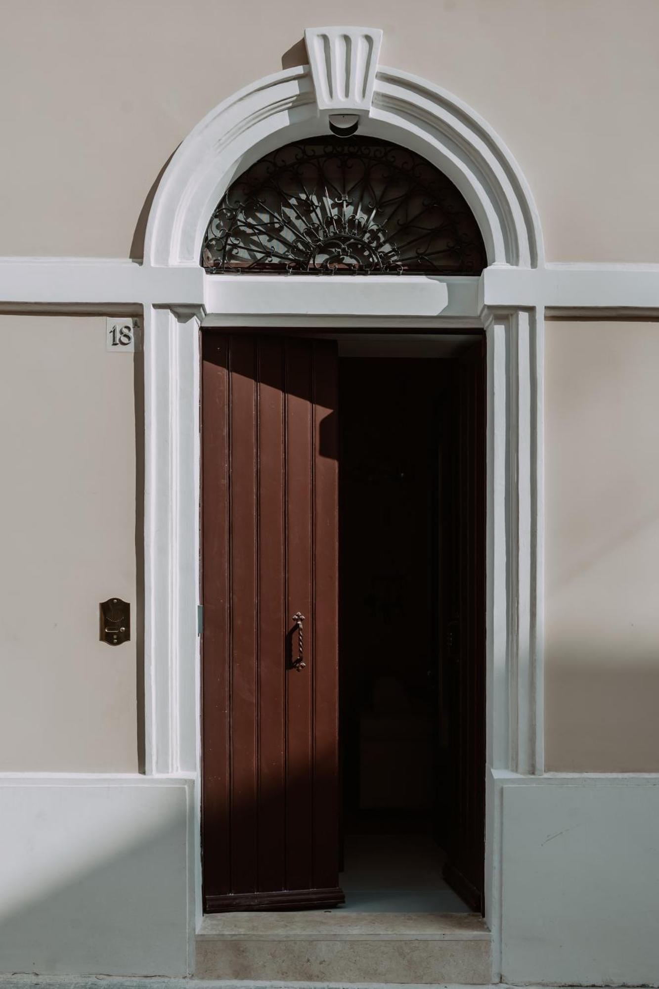 Palazzo Pinto B&B Brindisi Exterior photo